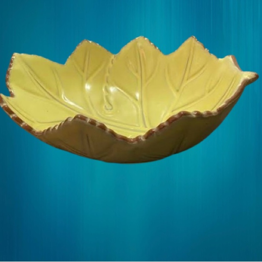 🍂 Large Ceramic Leaf Bowl Style Eyes by Baum Bros Naturals Collection - Picture 9 of 13